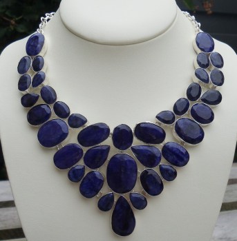 Zilveren ketting gezet met blauwe Saffieren