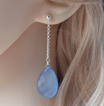 Zilveren oorbellen met grote blauw Chalcedoon briolet