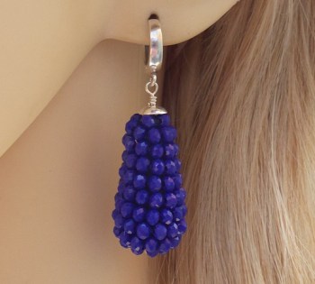 Zilveren oorbellen met druppel van facet geslepe Lapis Lazuli