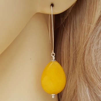 Zilveren oorbellen met gele Jade briolet