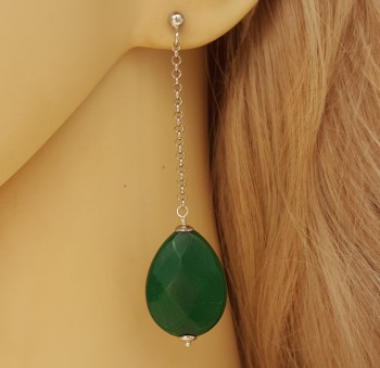 Zilveren oorbellen met Emerald groene Jade briolet