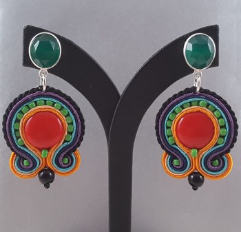 Zilveren oorbellen met groene Onyx en handgemaakte hanger