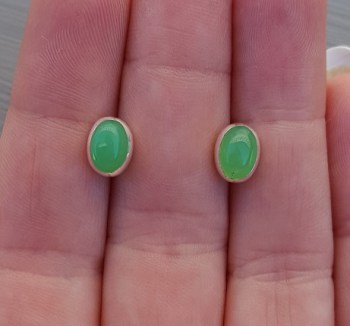 Zilveren oorknoppen gezet met Chrysopraas