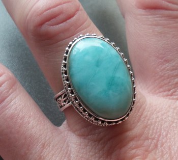 Zilveren ring Larimar gezet in bewerkte setting 19 mm