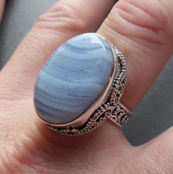 Zilveren ring blauw Lace Agaat en bewerkte setting 18 mm