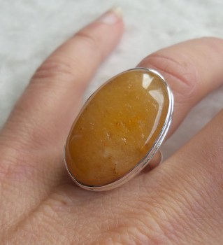 Zilveren ring gezet met Kersenkwarts (aardbeikwarts) maat 18 mm