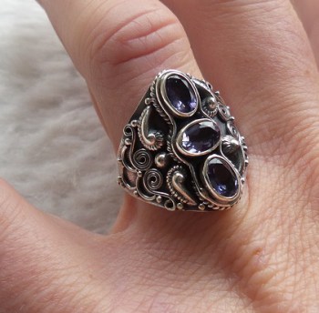 Zilveren ring gezet met Ioliet ring maat 18.5 mm