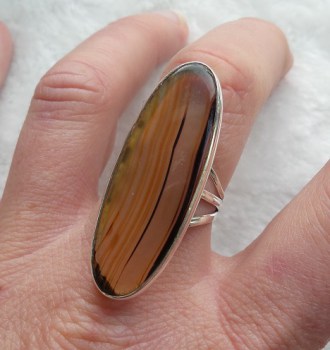 Zilveren ring gezet met ovale Montana Agaat maat 18.5 mm