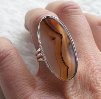 Zilveren ring gezet met ovale Montana Agaat maat 17.7 mm