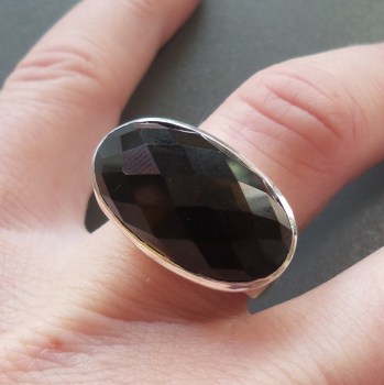 Zilveren ring gezet met ovale facet zwarte Onyx