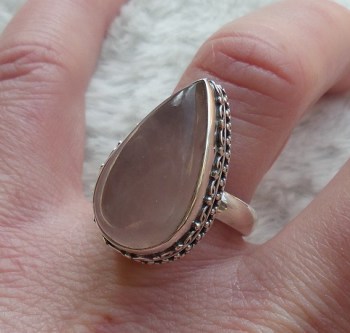 Zilveren ring gezet met druppelvorm Rozenkwarts 17.5 mm