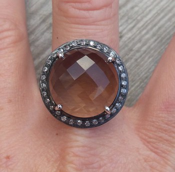Zilveren ring gezet met ronde Smokey Topaas en Zirkonia 19 mm