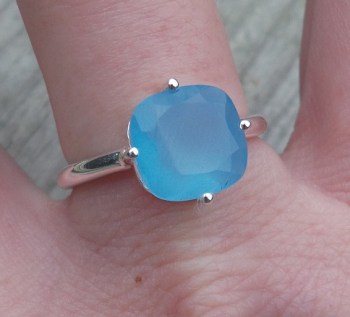 Zilveren ring gezet met vierkante blauwe Chalcedoon 18 mm