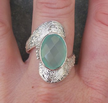 Zilveren ring gezet met ovale facet aqua Chalcedoon 19.7 mm