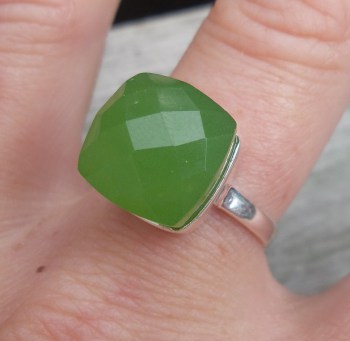 Zilveren ring gezet met appeltjes groene Chalcedoon