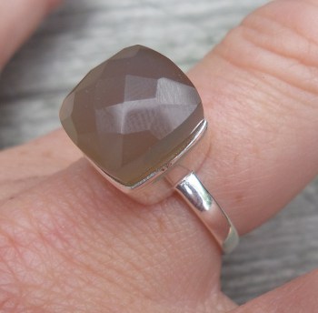 Zilveren ring gezet met grijze Chalcedoon