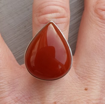 Zilveren ring gezet met brede druppelvormige Carneool 16 mm