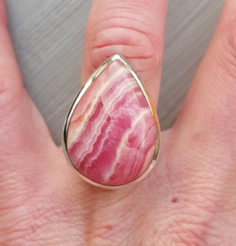 Zilveren ring gezet met druppelvormige Rhodochrosiet 16.5 mm