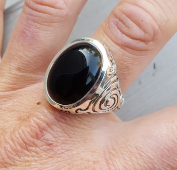 Zilveren ring gezet met Onyx (mannen ring) 20.5