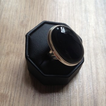 Zilveren ring met brede ovale zwarte Onyx maat 17.3 mm