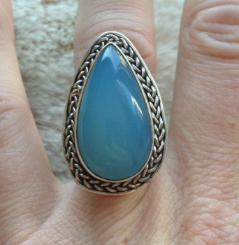 Zilveren ring druppelvormige kop met Chalcedoon maat 17.3 mm