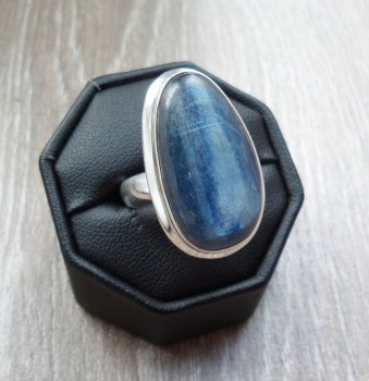 Zilveren ring met Kyaniet ring maat 18 mm