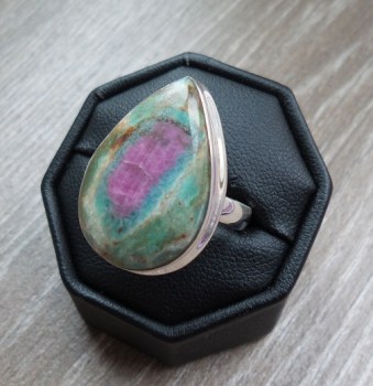 Zilveren ring met druppelvorm Robijn in Fuchsiet 18.5 mm