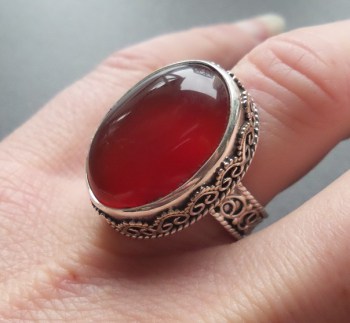 Zilveren ring met Carneool gezet in bewerkte setting 17 mm