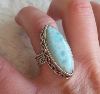 Zilveren ring met grote marquise Larimar bewerkte setting 17.3 m