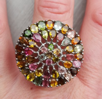 Zilveren ring met ronde kop gezet met Toermalijn 18.5 mm