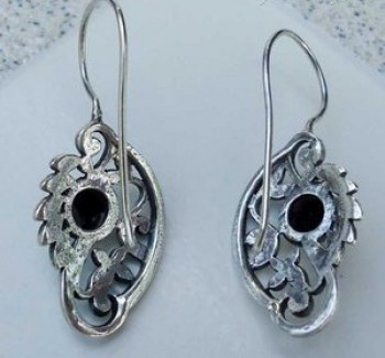 Zilveren oorbellen met fire Opaal