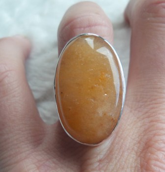 Zilveren ring gezet met Kersenkwarts (aardbeikwarts) maat 18 mm