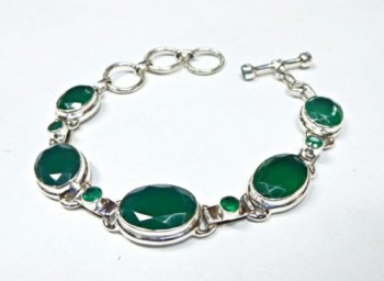 Zilveren armband gezet met ronde groene Onyxen