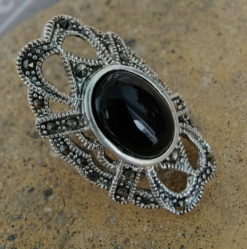 Zwarte Onyx Sieraden – Gedurfde Ringen, Kettingen & Meer