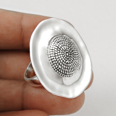 Verpletteren Concentratie Snelkoppelingen Zilveren ring met grote bewerkte kop 17.3 mm | Zilveren Ringen