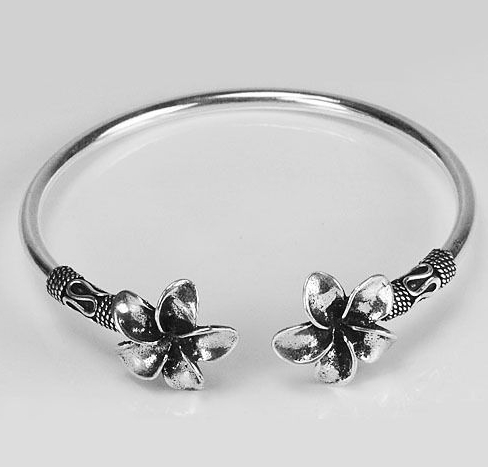 zilveren armband / bangle met bloemen | zilveren armbanden